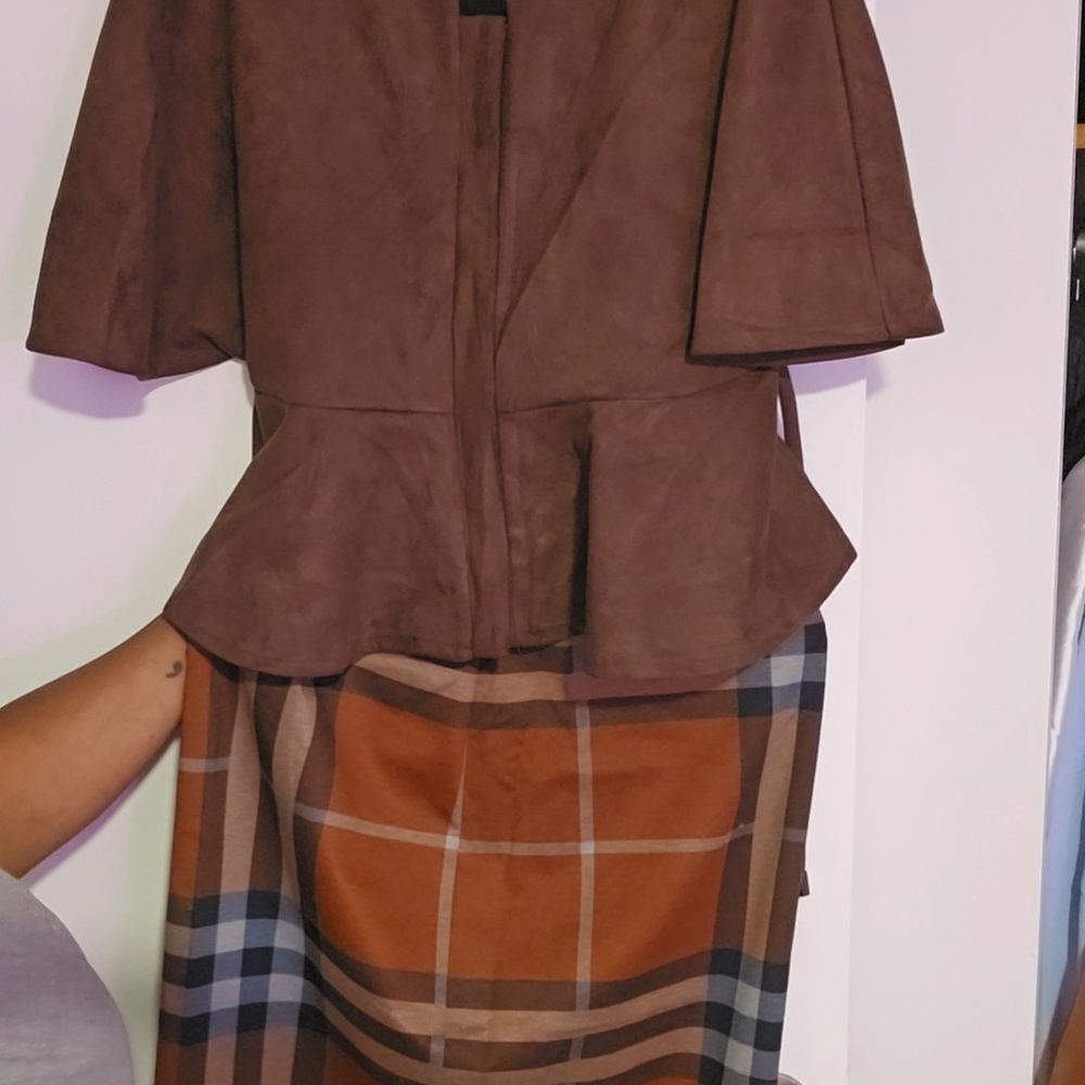 Sioni Essentials Chic & Comfortable Chocolate Brown Women's Outfit